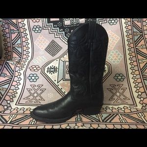 Ariat Men’s 8.5 cowboy boots brown leather